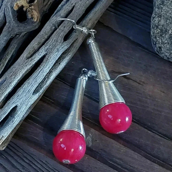 Avant Garde Magenta Malaysia Jade Silver Plated New Wave Dangle Earrings - Picture 1 of 7
